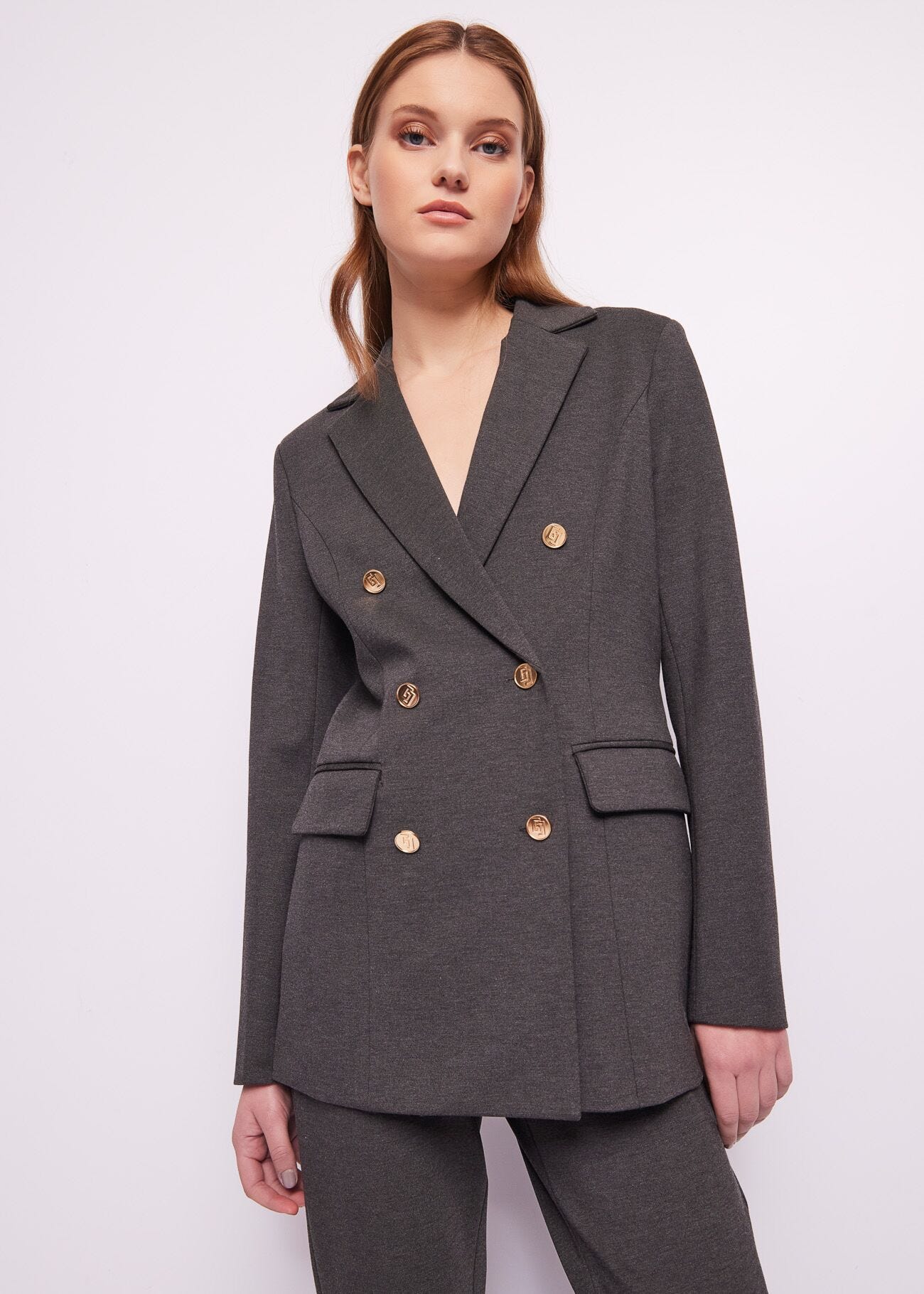 blazer-grigio-066qsy-1.jpg Blazer grigio doppiopetto | Acquista Online | Gaudì - immagine 1