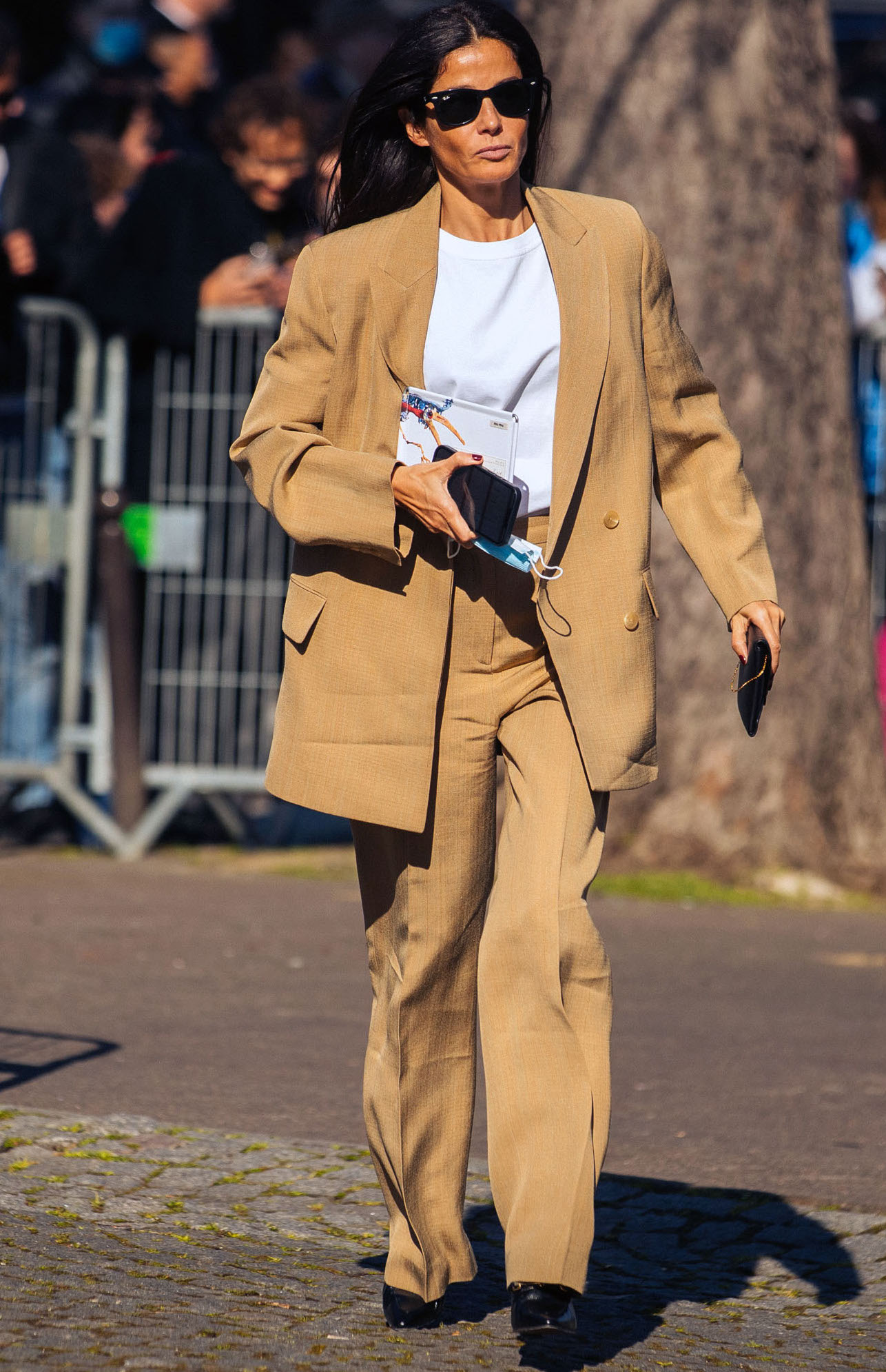 Street Style : Day Nine - Paris Fashion Week - Womenswear F/W 2022-2023 Blazer Oversize Abbigliamento Abbigliamento Over Donna Vestiti Oversize Donna Online - immagine 1