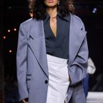 Trend moda Primavera 2025: il blazer over, abbondante e elegante