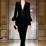 Come abbinare il blazer di velluto secondo le tendenze invernali | Vogue Italia