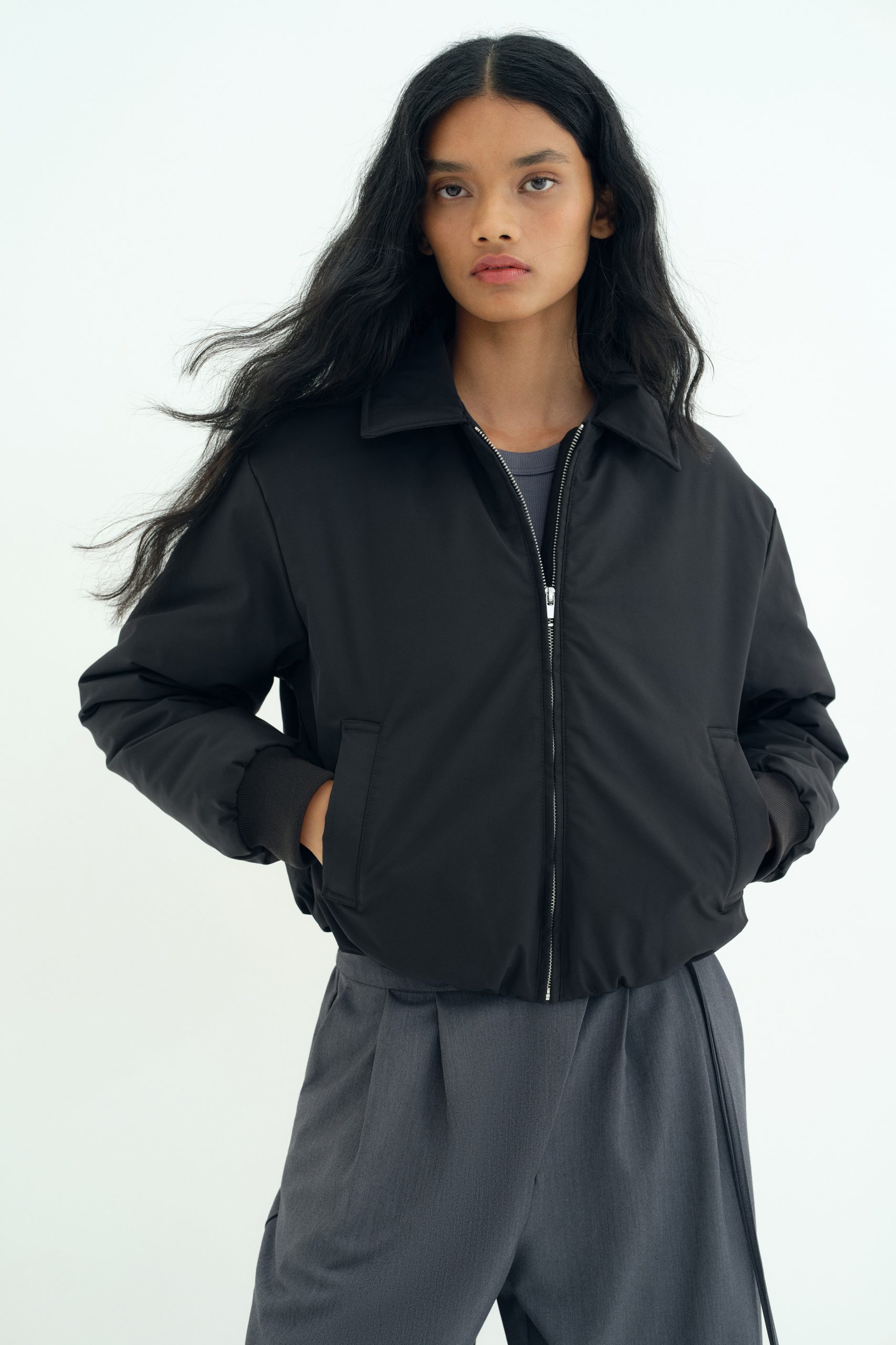 bomber-nero-donna-537fxj-1.jpg Bomber Nero - immagine 1