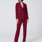 Completo donna in crepe con giacca doppio petto e pantalone dritto