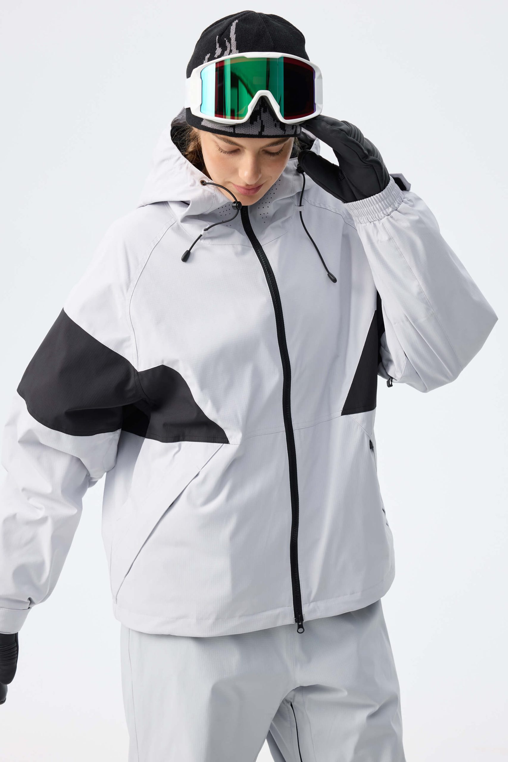 giacca-da-neve-donna-703bbi-1.jpg Giacca da neve isolante da donna grigio chiaro stile retrò alpino con blocchi di colore. - immagine 1