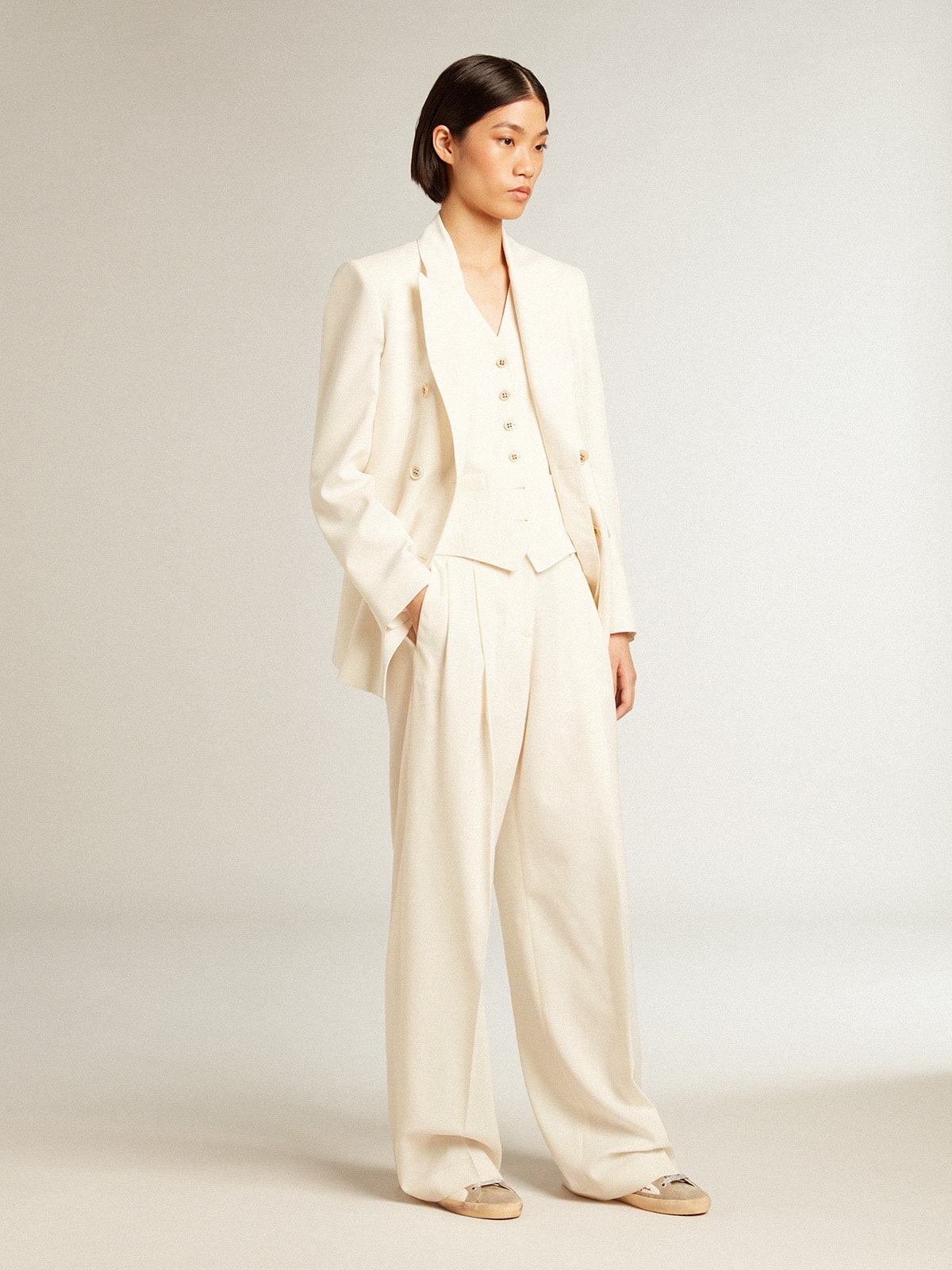 giacca-doppiopetto-donna-600vmg-1.jpg Blazer doppiopetto da donna di colore bianco vissuto - immagine 1