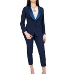 Tailleur donna elegante da cerimonia
