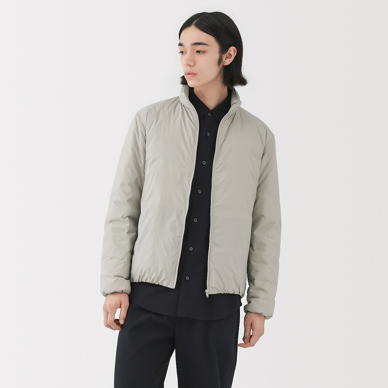 giacca-leggera-uomo-615wrd-1.jpg Giacca leggera con colletto alla coreana in nylon riciclato da uomo (Grigio Argento Chiaro XS) - immagine 1