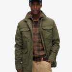 Giacca leggera ricamata in stile militare M65surplus goods olive green da Uomo | Superdry IT