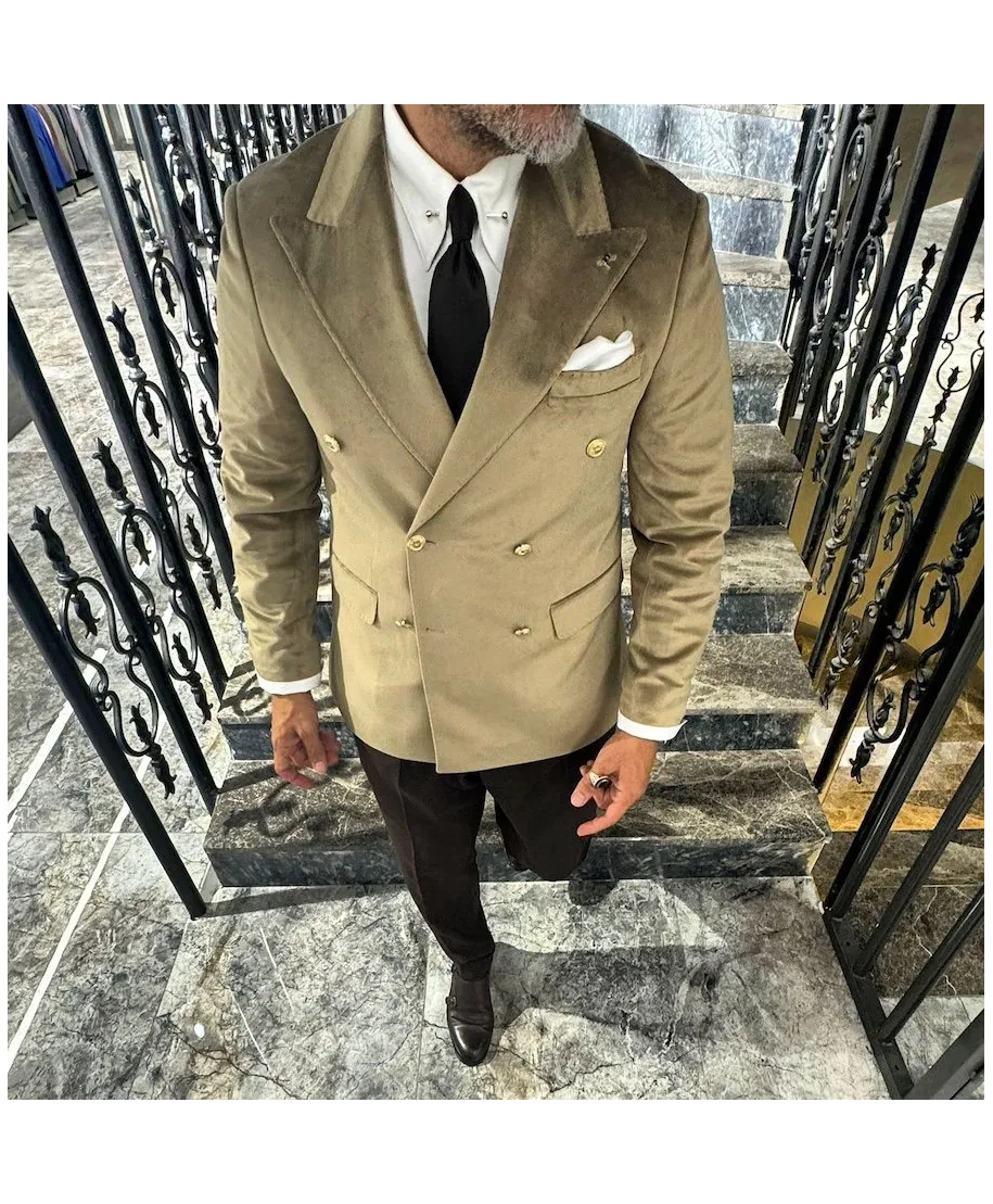 giacca-uomo-elegante-413pgl.webp Giacca uomo elegante in velluto beige Baron Giacche uomo particolari, giovanili Gogolfun.it - immagine 1