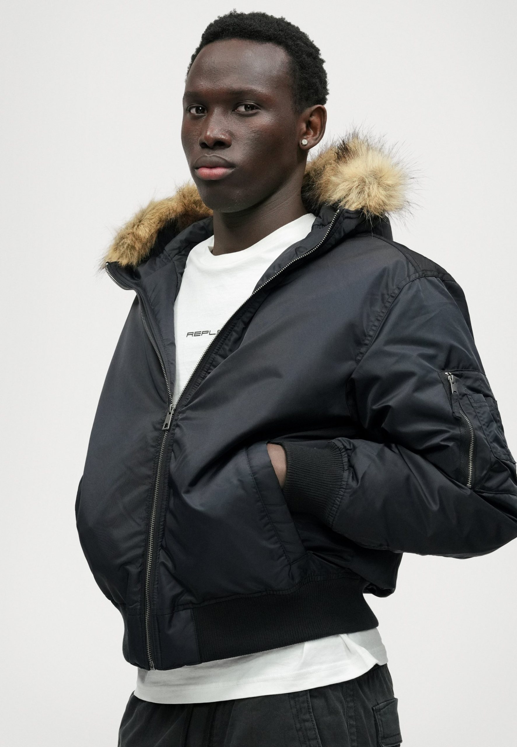 giubbotto-bomber-uomo-601yoy-1.jpg Bomber Jacket Uomo Giubbotti Giubbotto Bomber Giacche Invernali Uomo Black Friday Hollister MILITARY JACKET Giacca Invernale - immagine 1