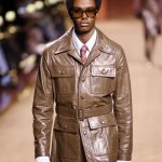 Miglior giubbotto di pelle uomo, le 12 giacche più belle del 2025 per spaziare dal chiodo alla varsity | GQ Italia