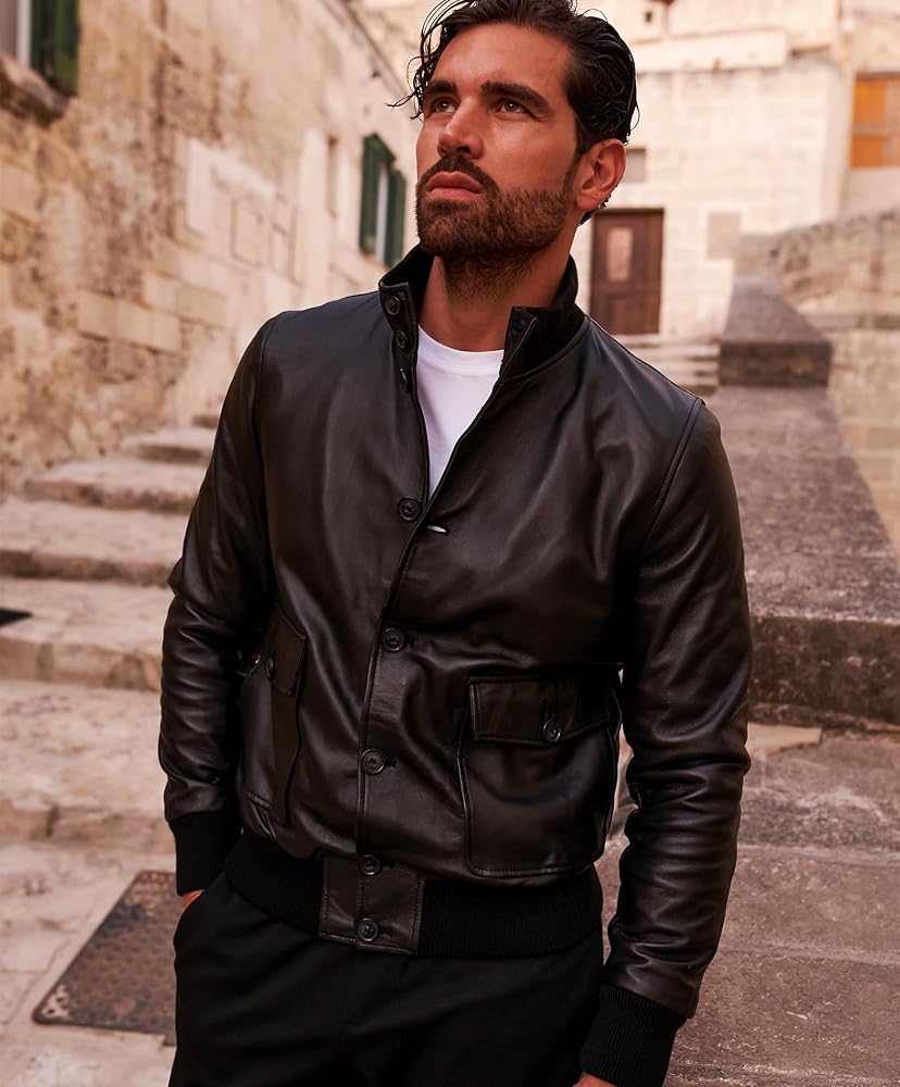 giubbotto-di-pelle-663xrz-1.jpg D'Arienzo Giacca Bomber in Pelle Nera Uomo con Bottoni e Tasconi Giubbotto Vera Pelle Made in Italy Alex Bottoni Nero/60 : Amazon.it: Moda - immagine 1