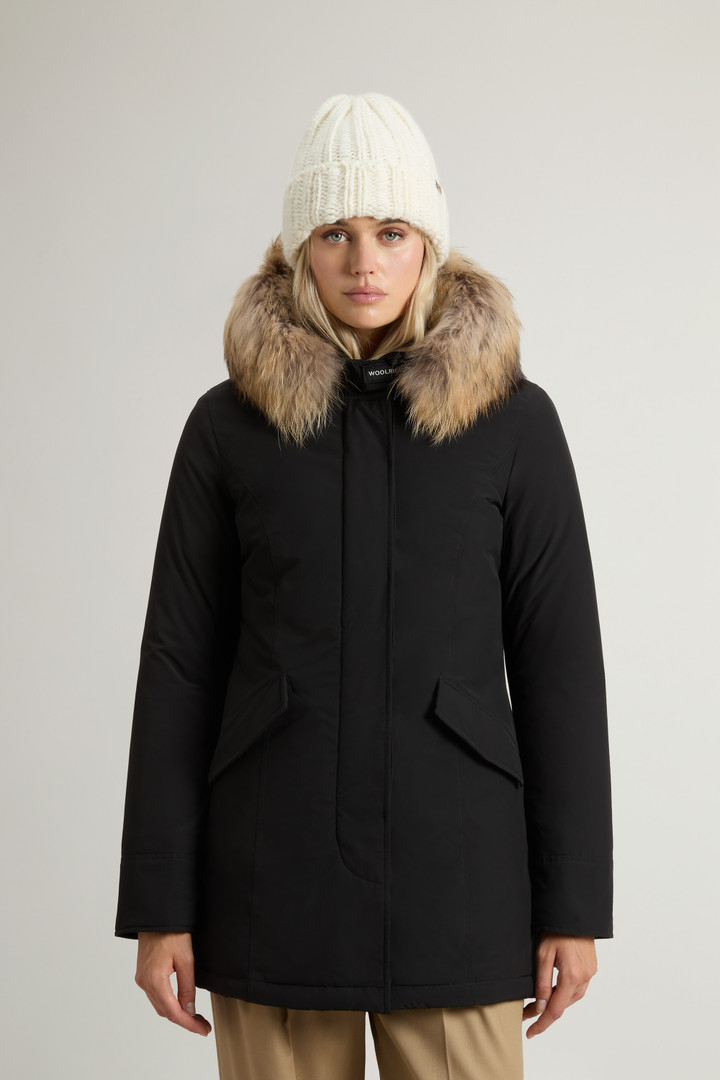 giubbotto-woolrich-donna-320fya-1.jpg Arctic Parka in Urban Touch con pelliccia removibile Donna Nero - immagine 1